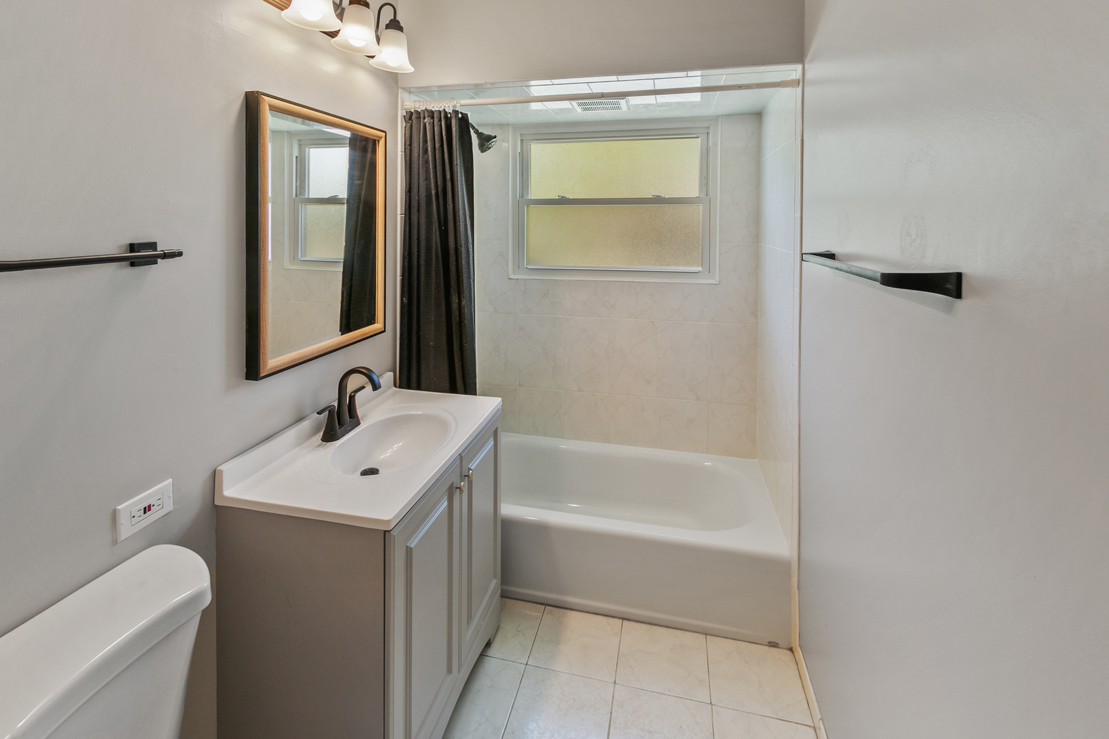 178 W Normandy Drive, Chicago Heights, IL 60411
