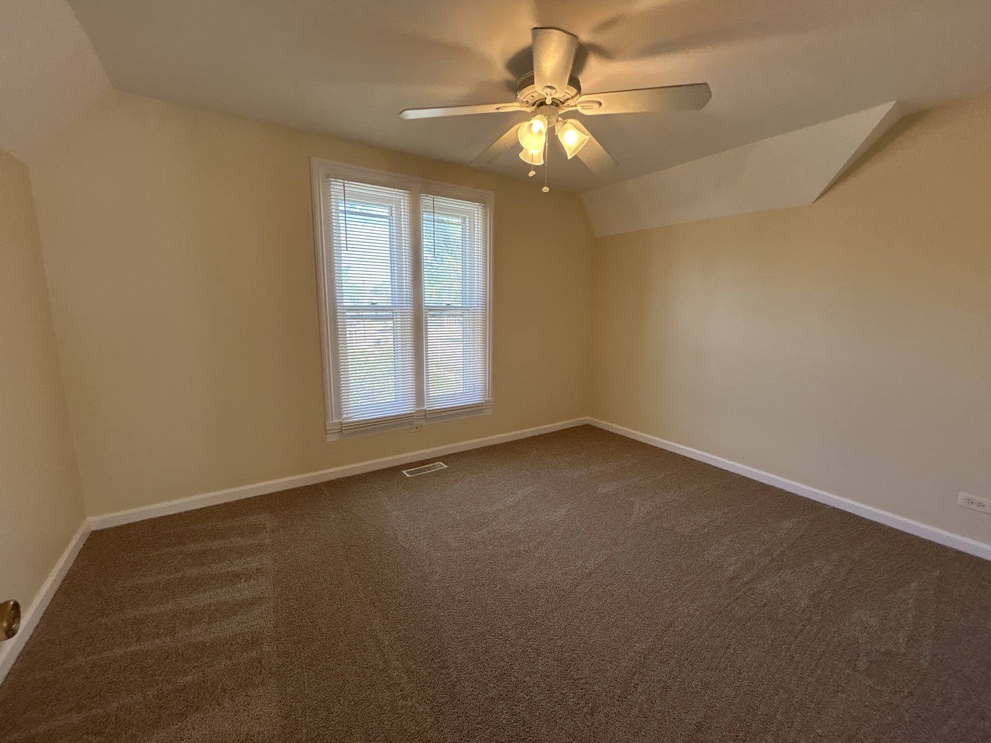 418 Saint Charles Street #B, Elgin, IL 60120