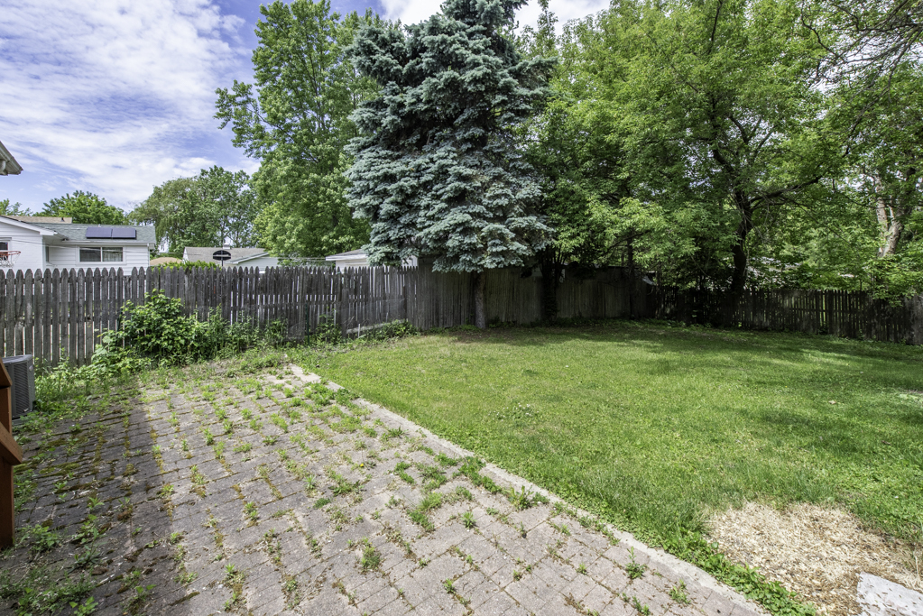 2528 Lucia Avenue, Waukegan, IL 60085