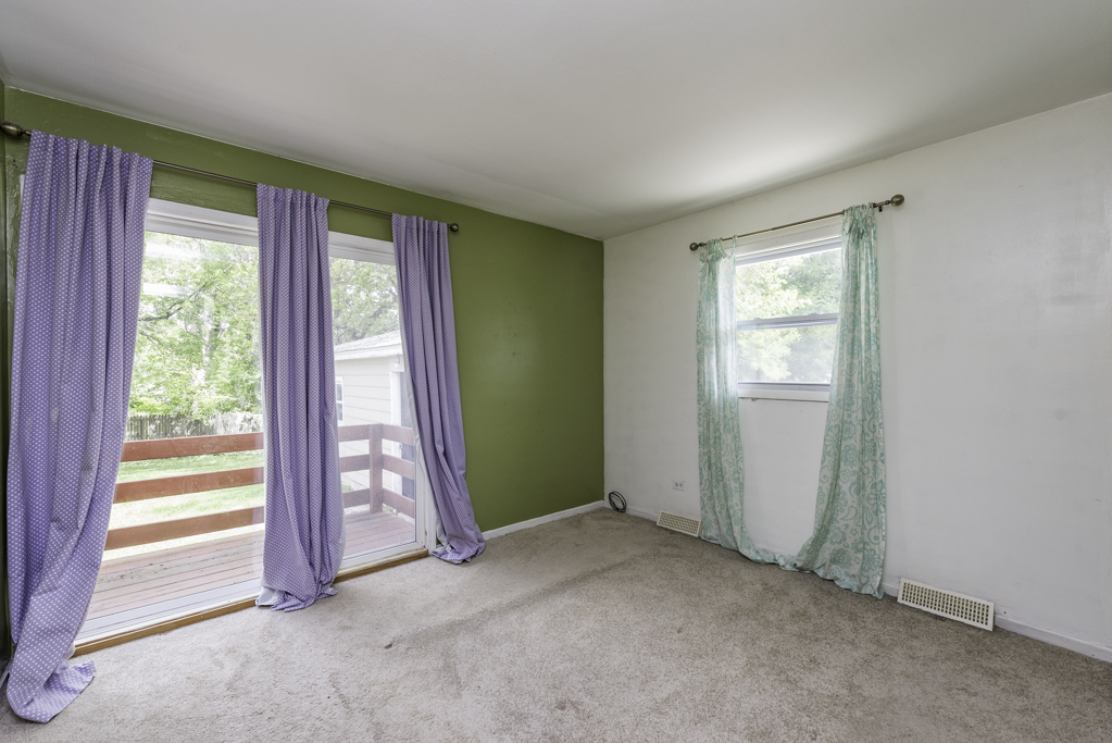 2528 Lucia Avenue, Waukegan, IL 60085
