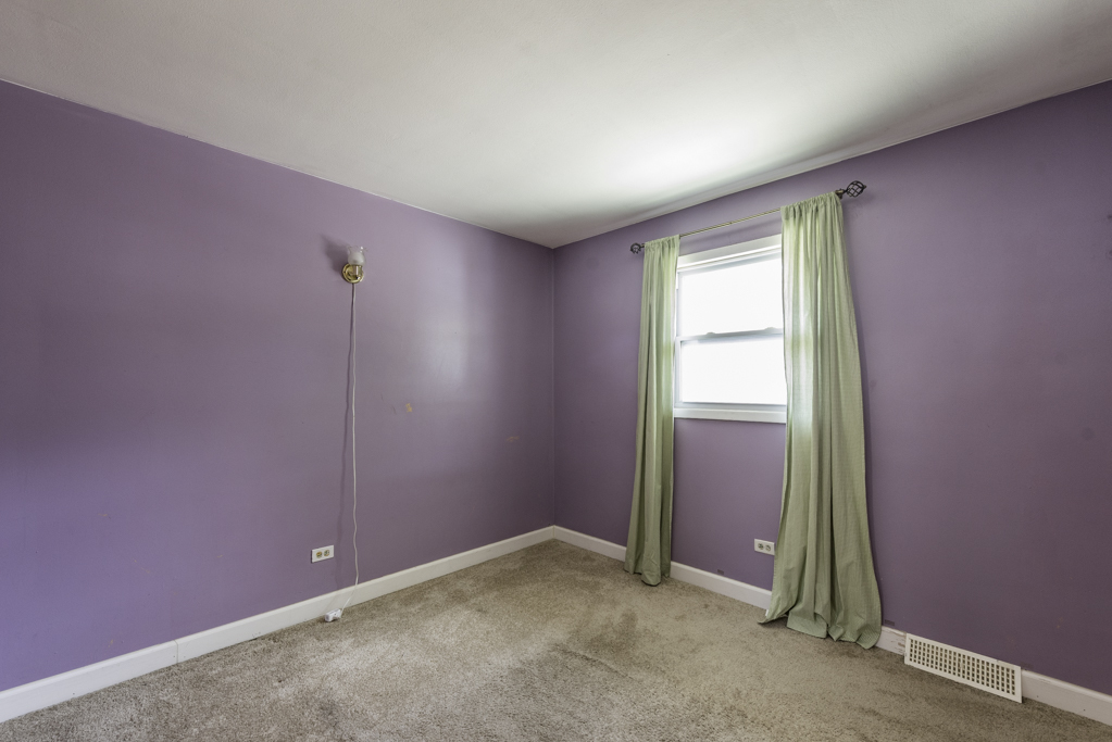 2528 Lucia Avenue, Waukegan, IL 60085