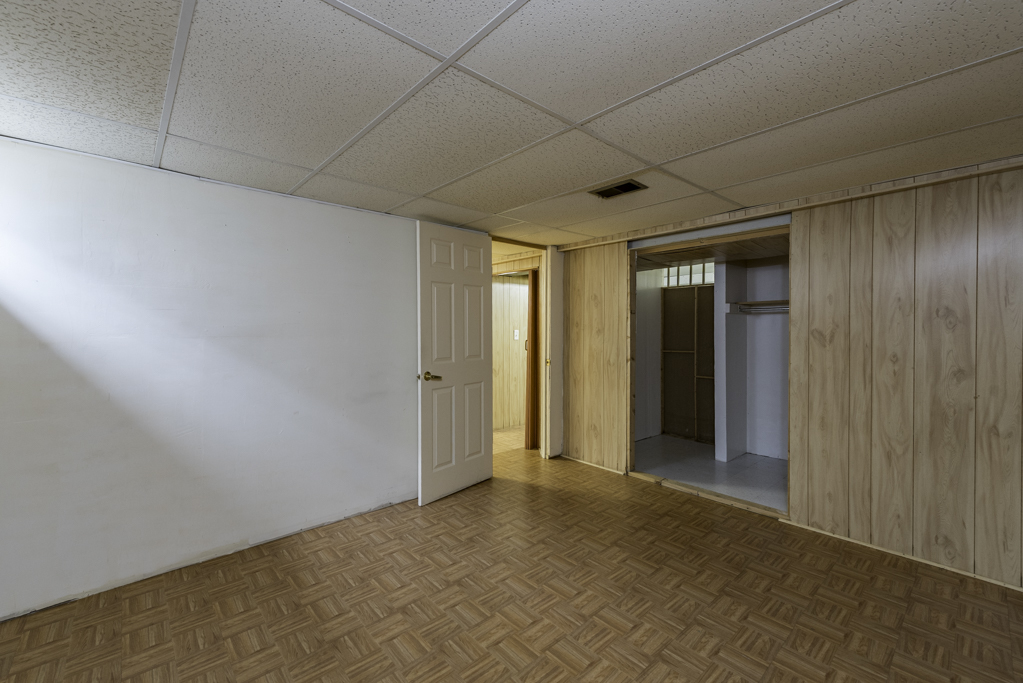 2528 Lucia Avenue, Waukegan, IL 60085