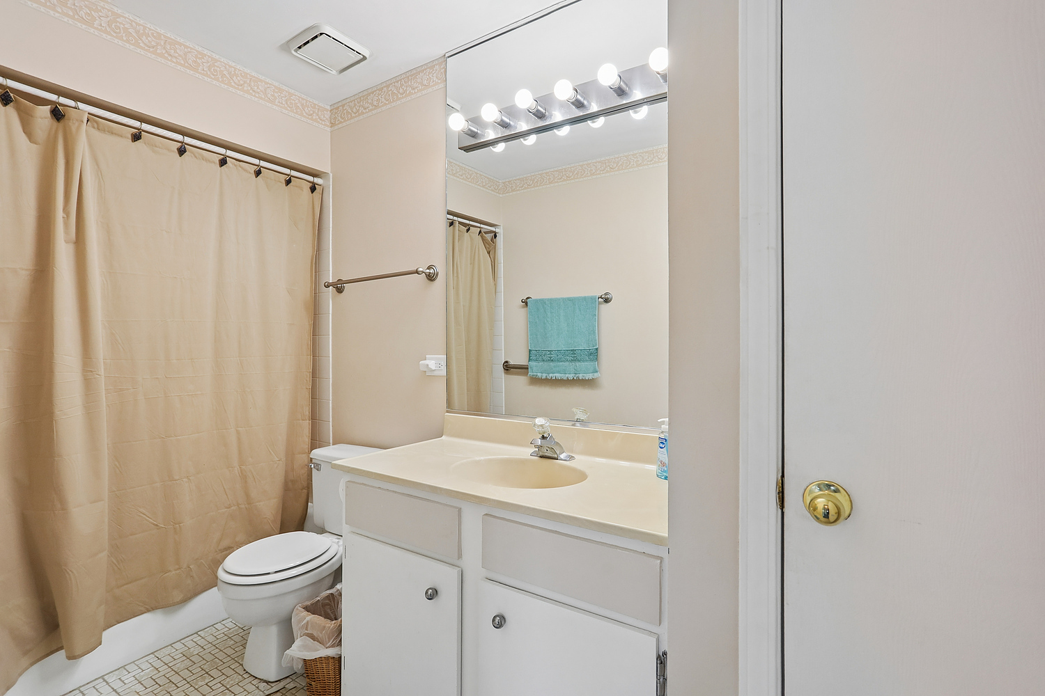 15719 Peggy Lane #7, Oak Forest, IL 60452
