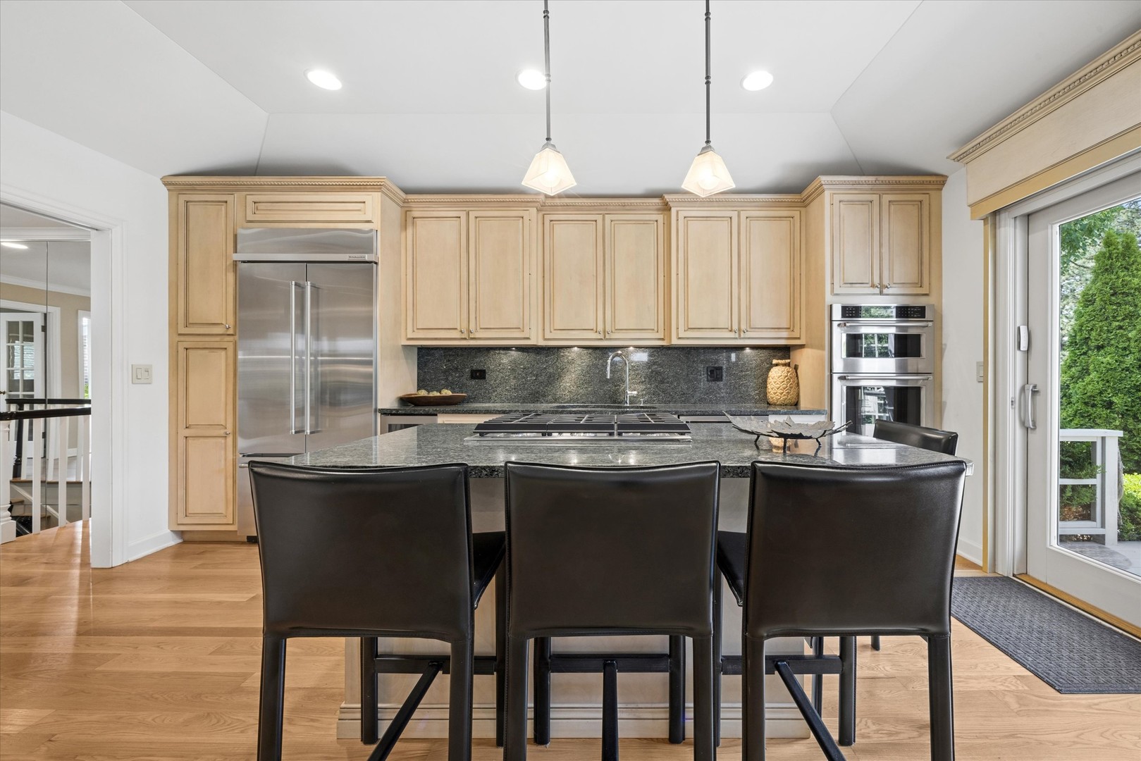 98 Briarwood Circle, Oak Brook, IL 60523