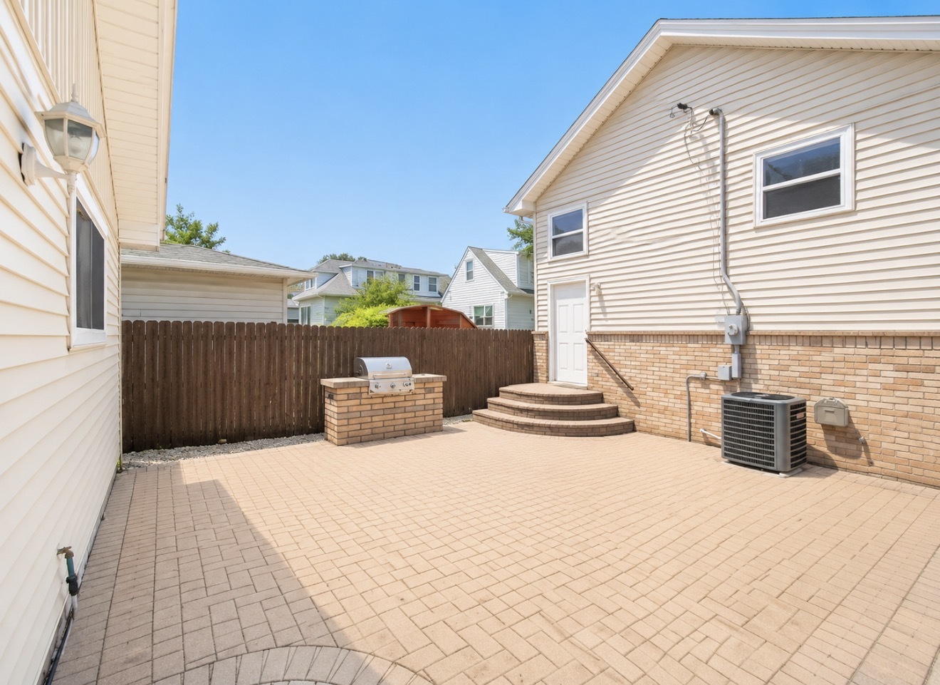 7319 W 58th Place, Summit, IL 60501