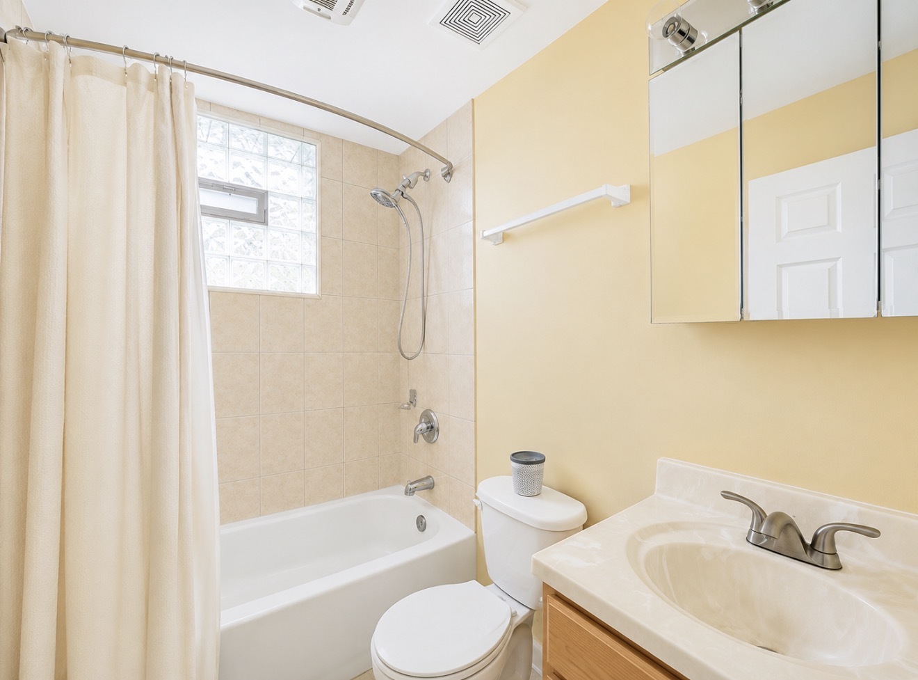 7319 W 58th Place, Summit, IL 60501