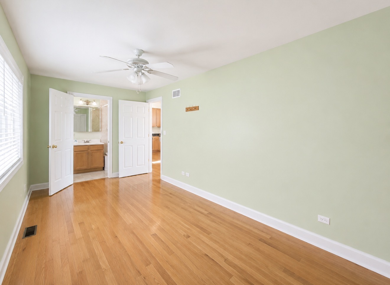 7319 W 58th Place, Summit, IL 60501
