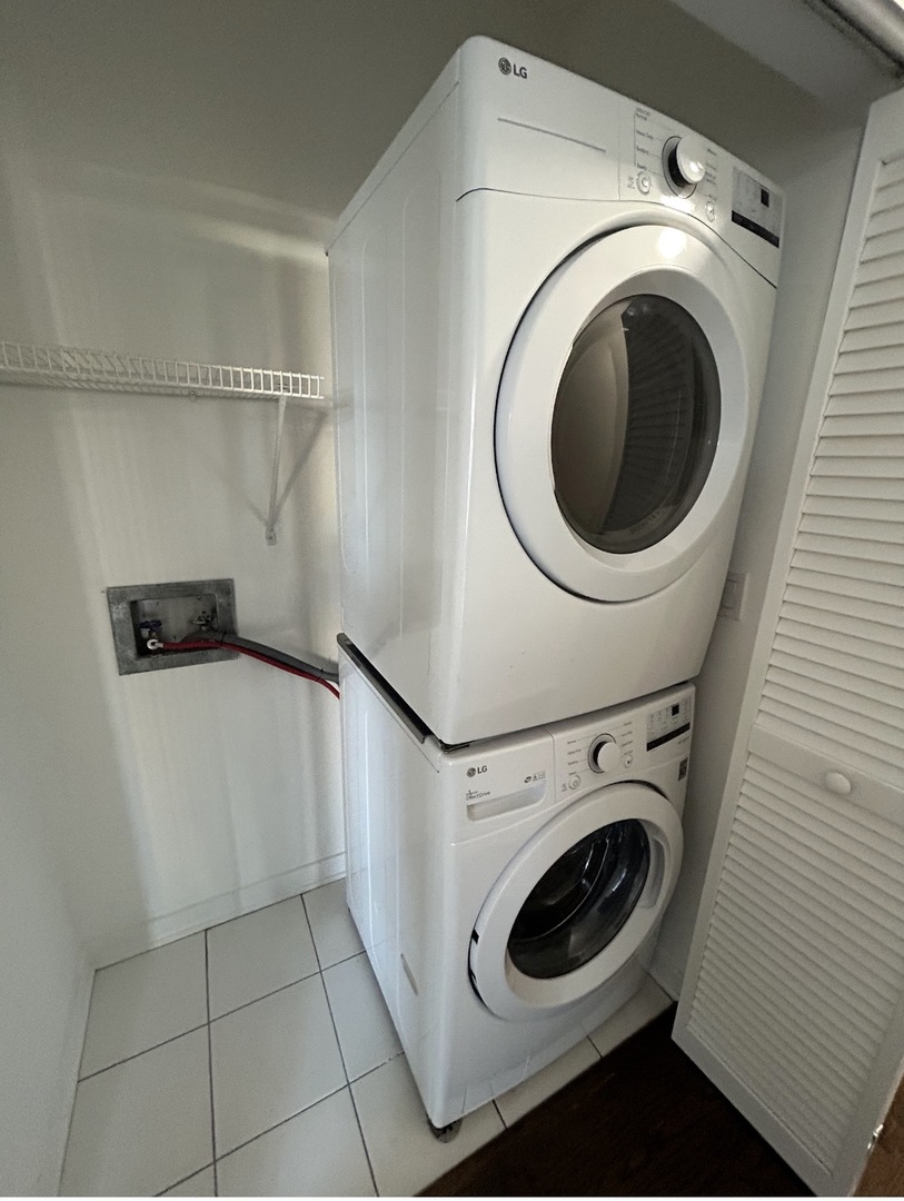 834 W Montrose Avenue #403, Chicago, IL 60613
