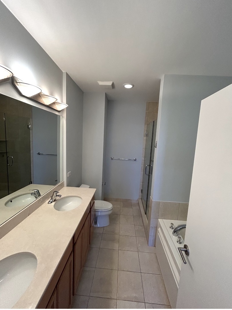 834 W Montrose Avenue #403, Chicago, IL 60613