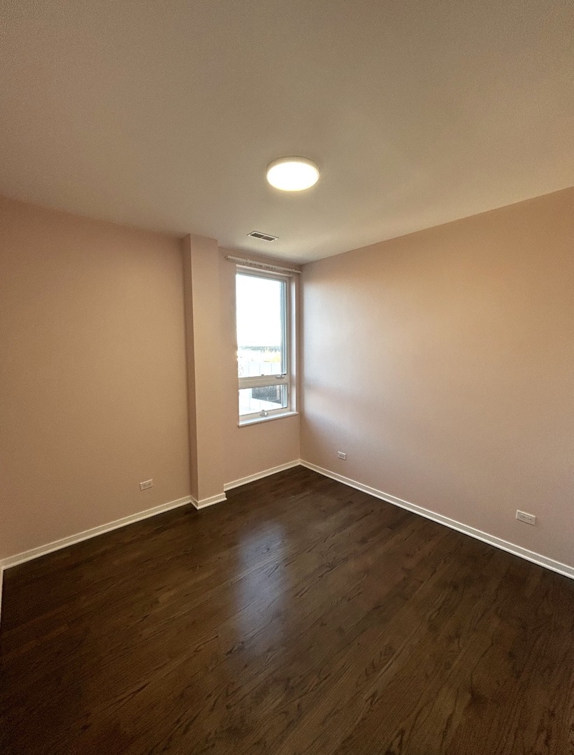 834 W Montrose Avenue #403, Chicago, IL 60613