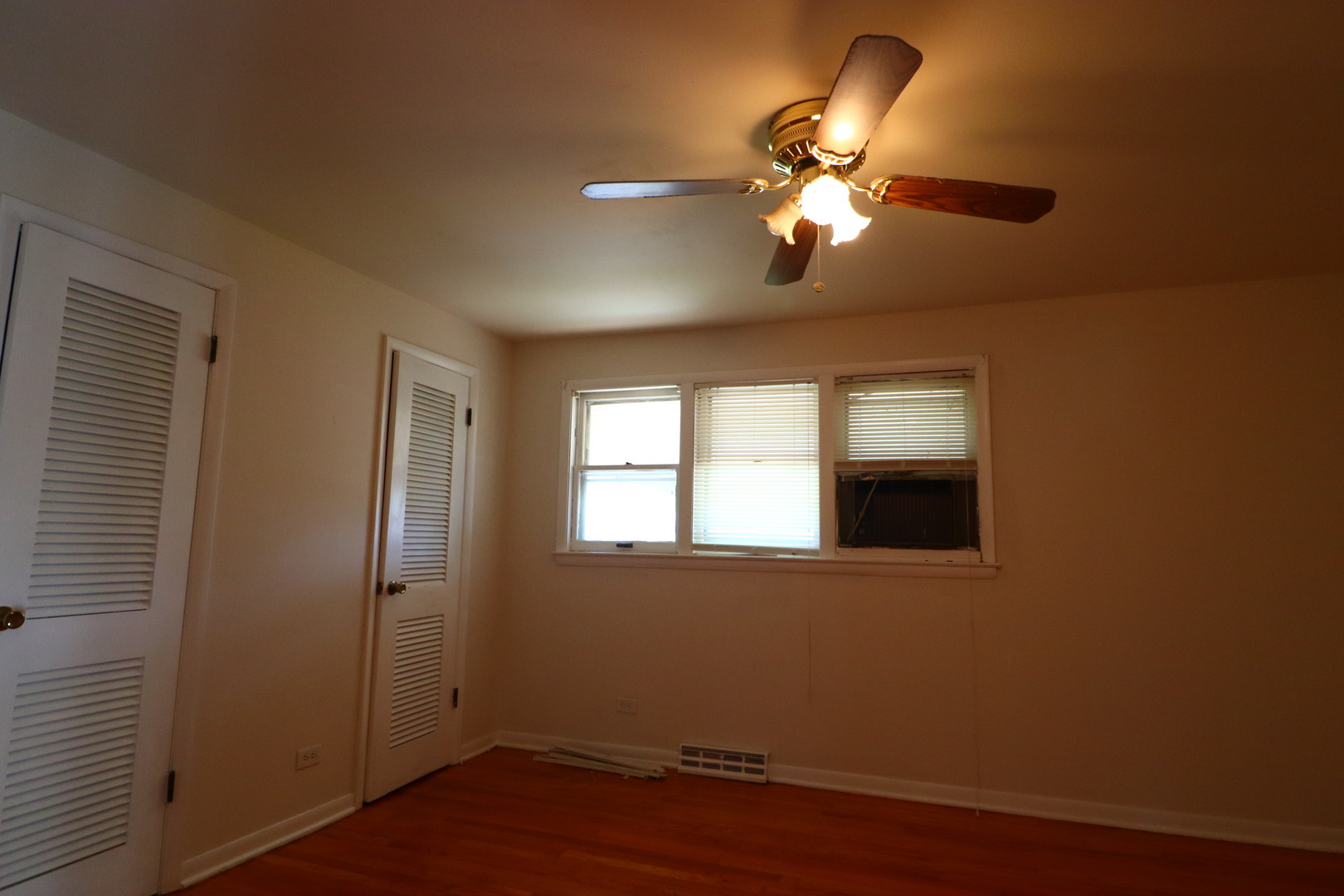 6745 S Bell Avenue, Chicago, IL 60636