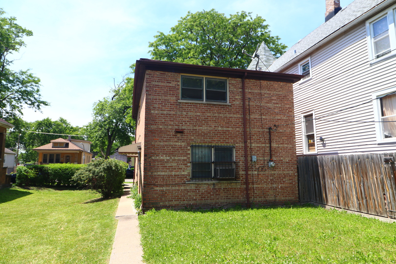 6745 S Bell Avenue, Chicago, IL 60636