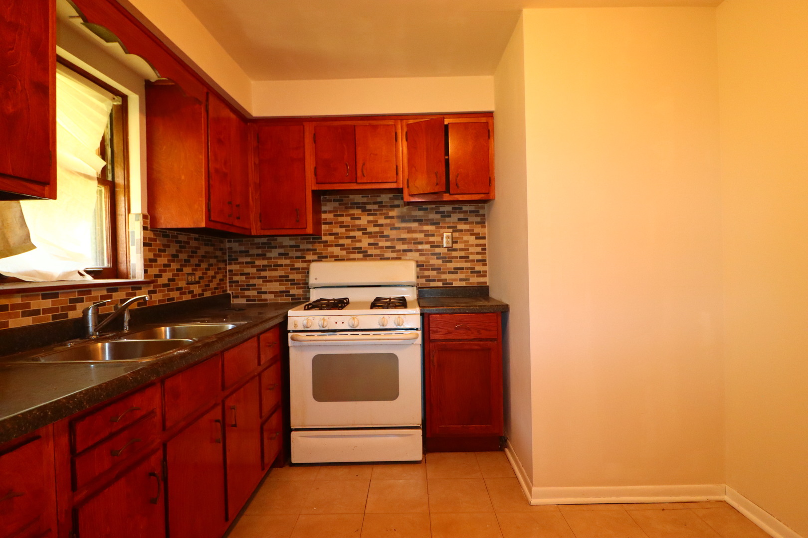 6745 S Bell Avenue, Chicago, IL 60636