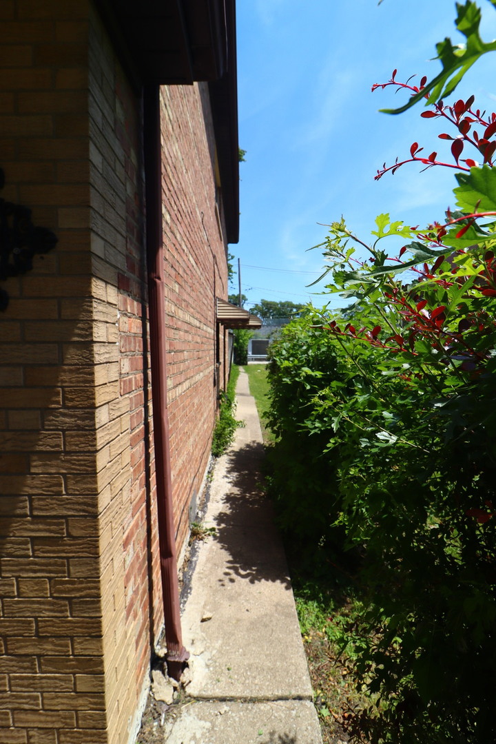 6745 S Bell Avenue, Chicago, IL 60636