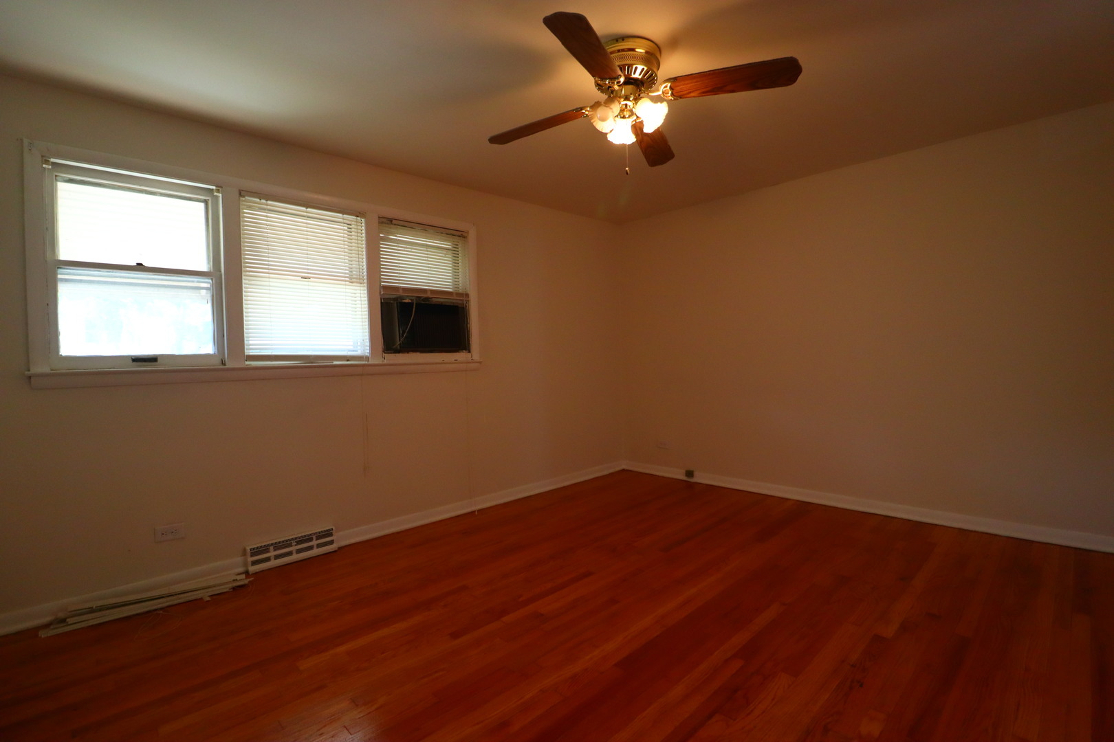 6745 S Bell Avenue, Chicago, IL 60636