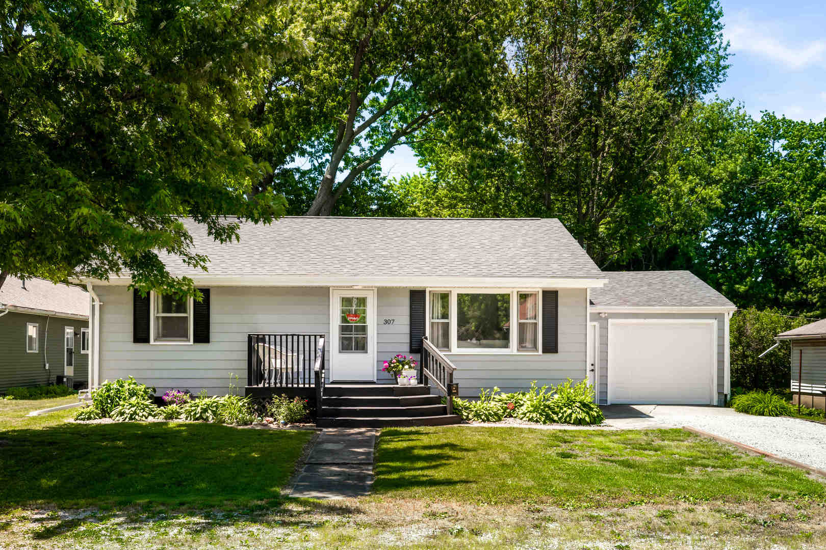 307 S Daniel Street, Leroy, IL 61752