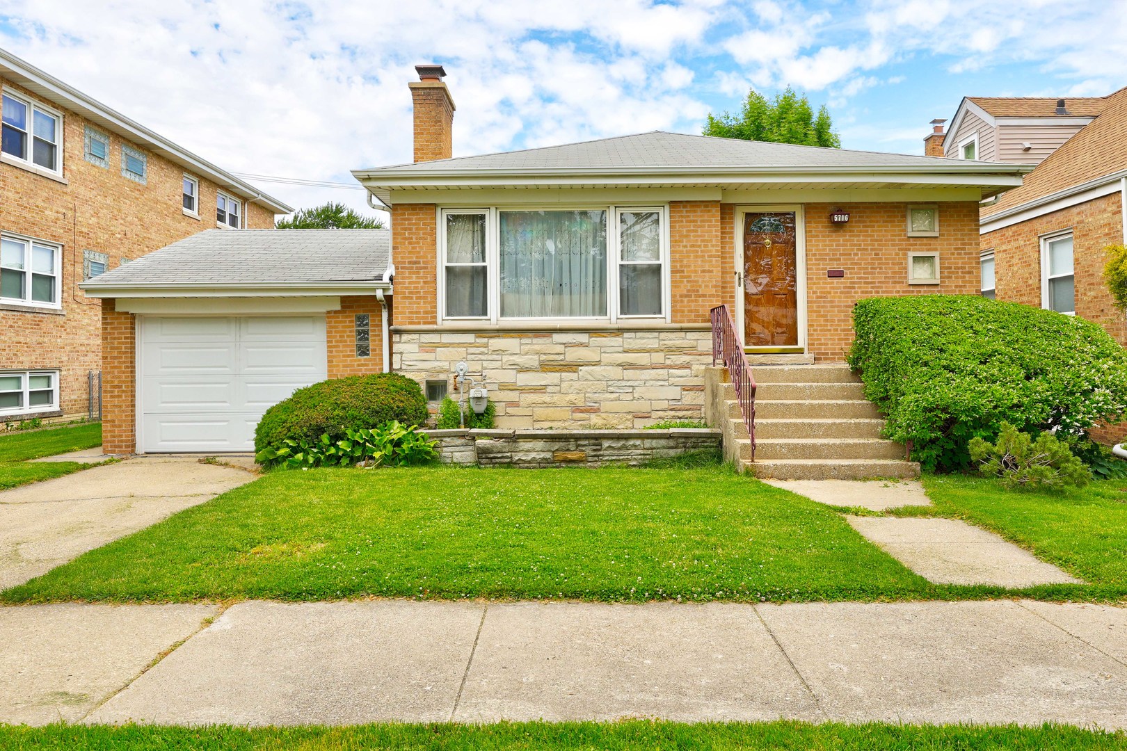 5716 W Gunnison Street, Chicago, IL 60630