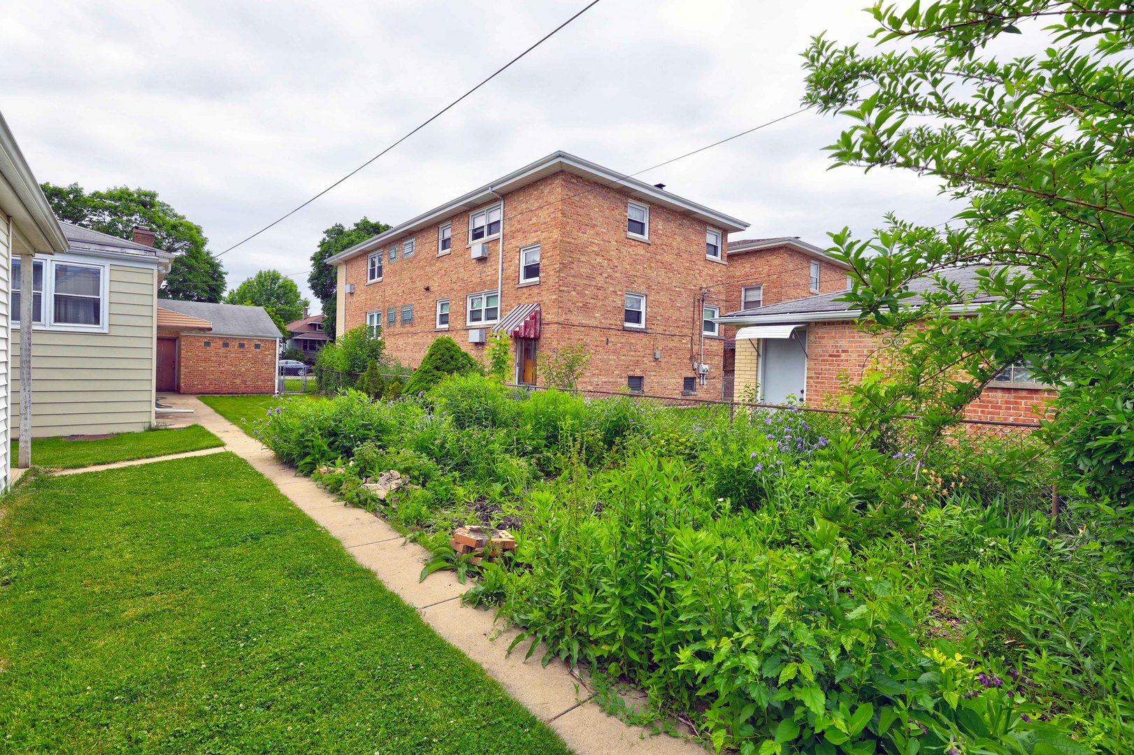 5716 W Gunnison Street, Chicago, IL 60630