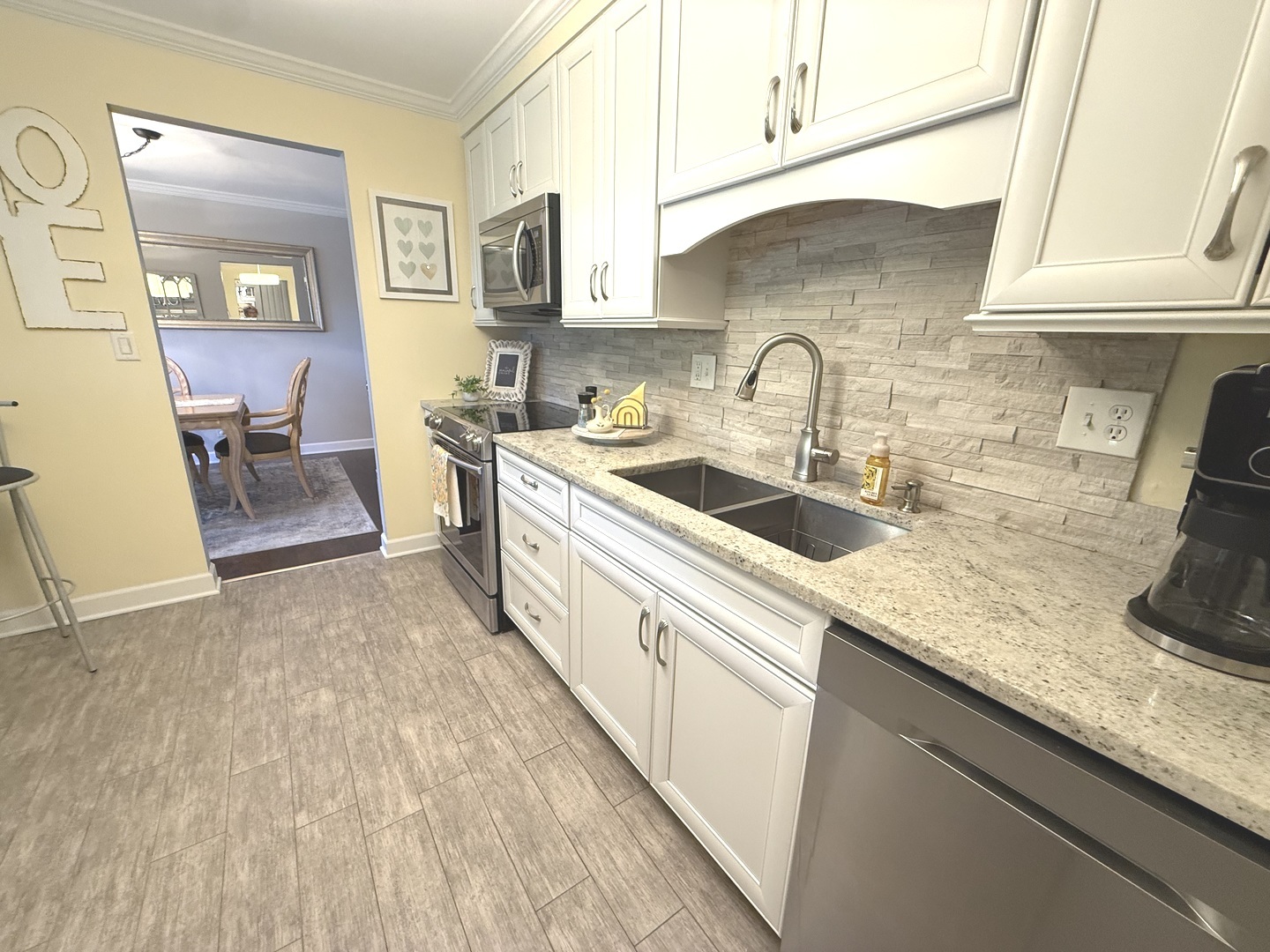 1405 E Central Road #411B, Arlington Heights, IL 60005