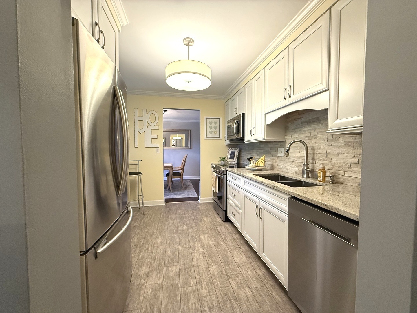 1405 E Central Road #411B, Arlington Heights, IL 60005