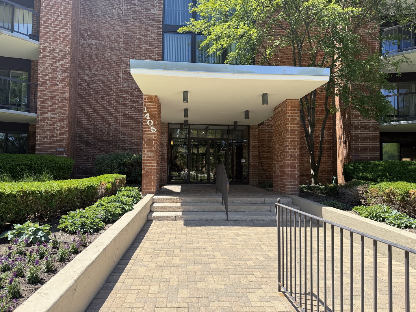 1405 E Central Road #411B, Arlington Heights, IL 60005