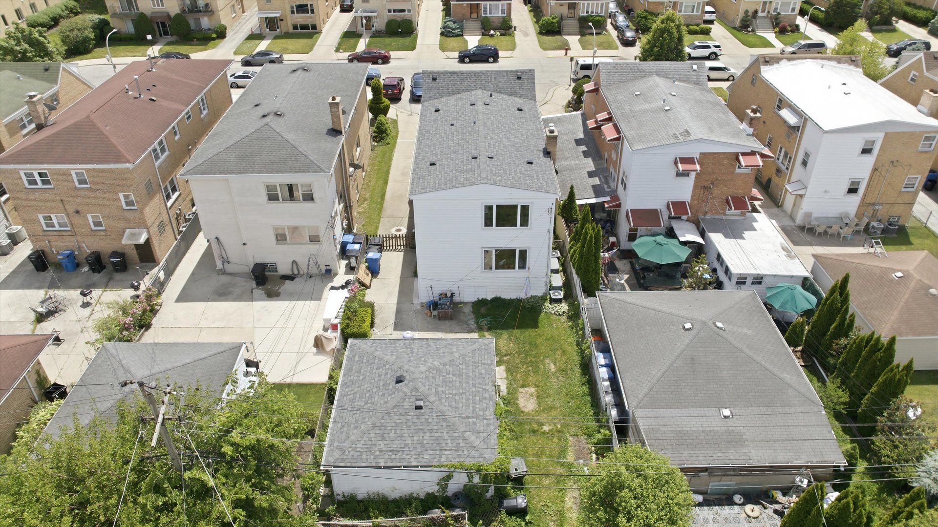 6122 W Leland Avenue, Chicago, IL 60630