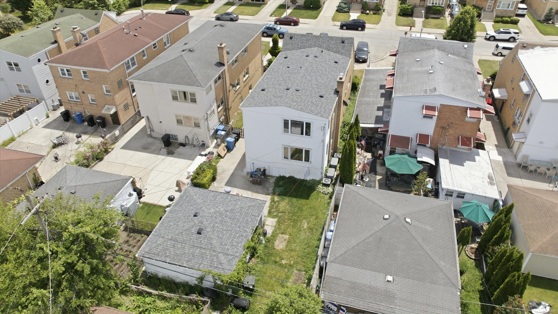 6122 W Leland Avenue, Chicago, IL 60630