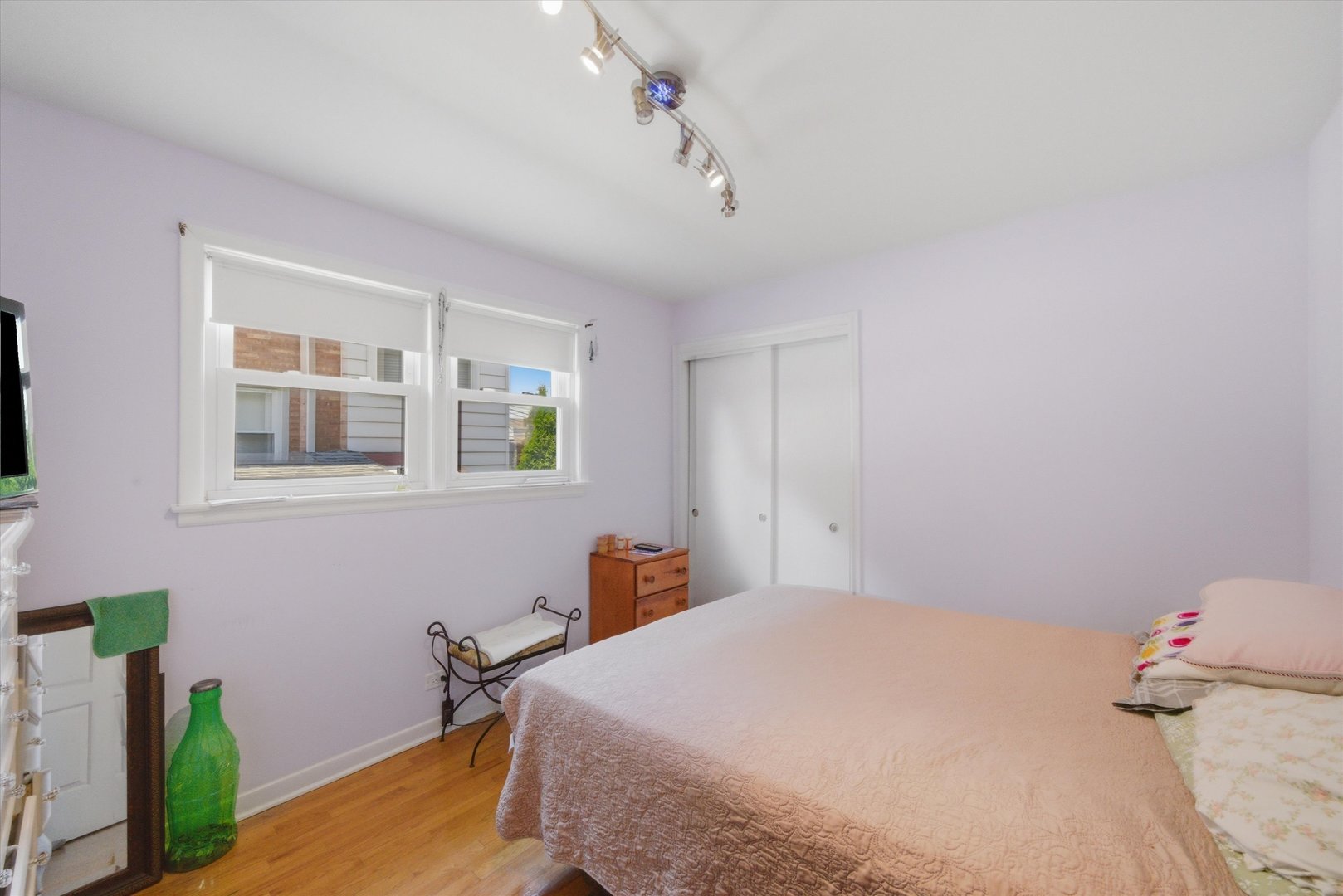 6122 W Leland Avenue, Chicago, IL 60630