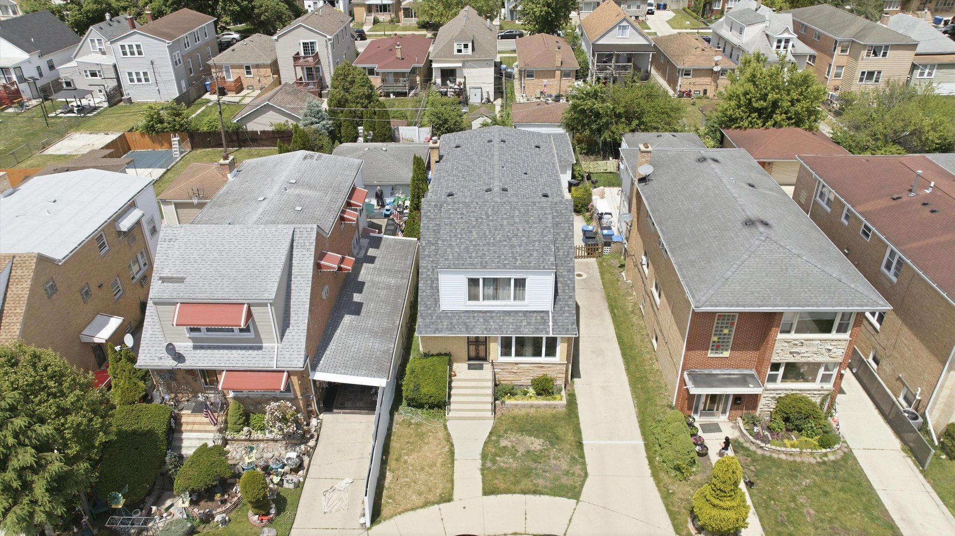 6122 W Leland Avenue, Chicago, IL 60630