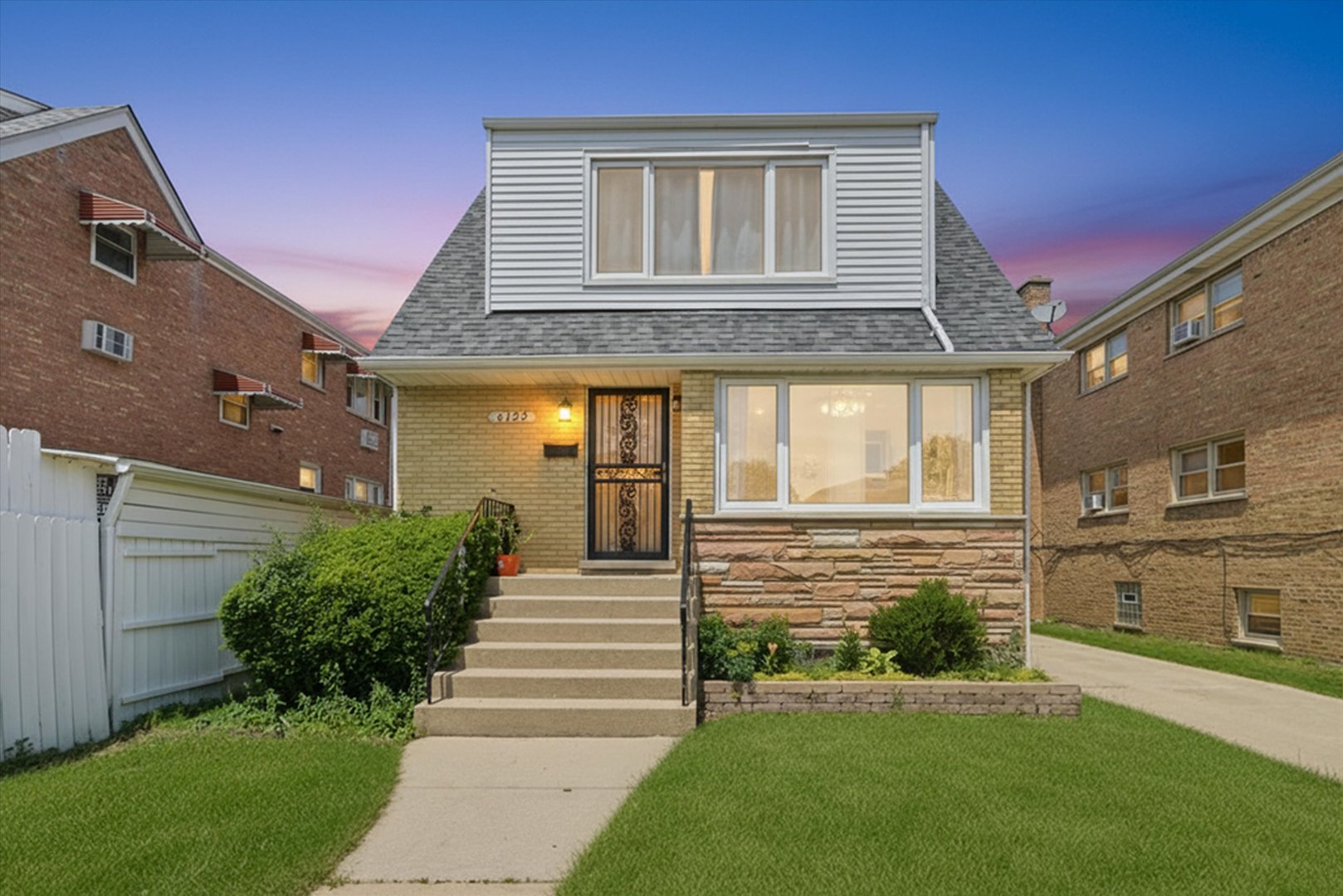 6122 W Leland Avenue, Chicago, IL 60630