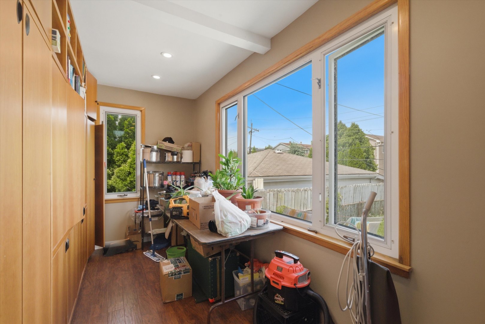 6122 W Leland Avenue, Chicago, IL 60630