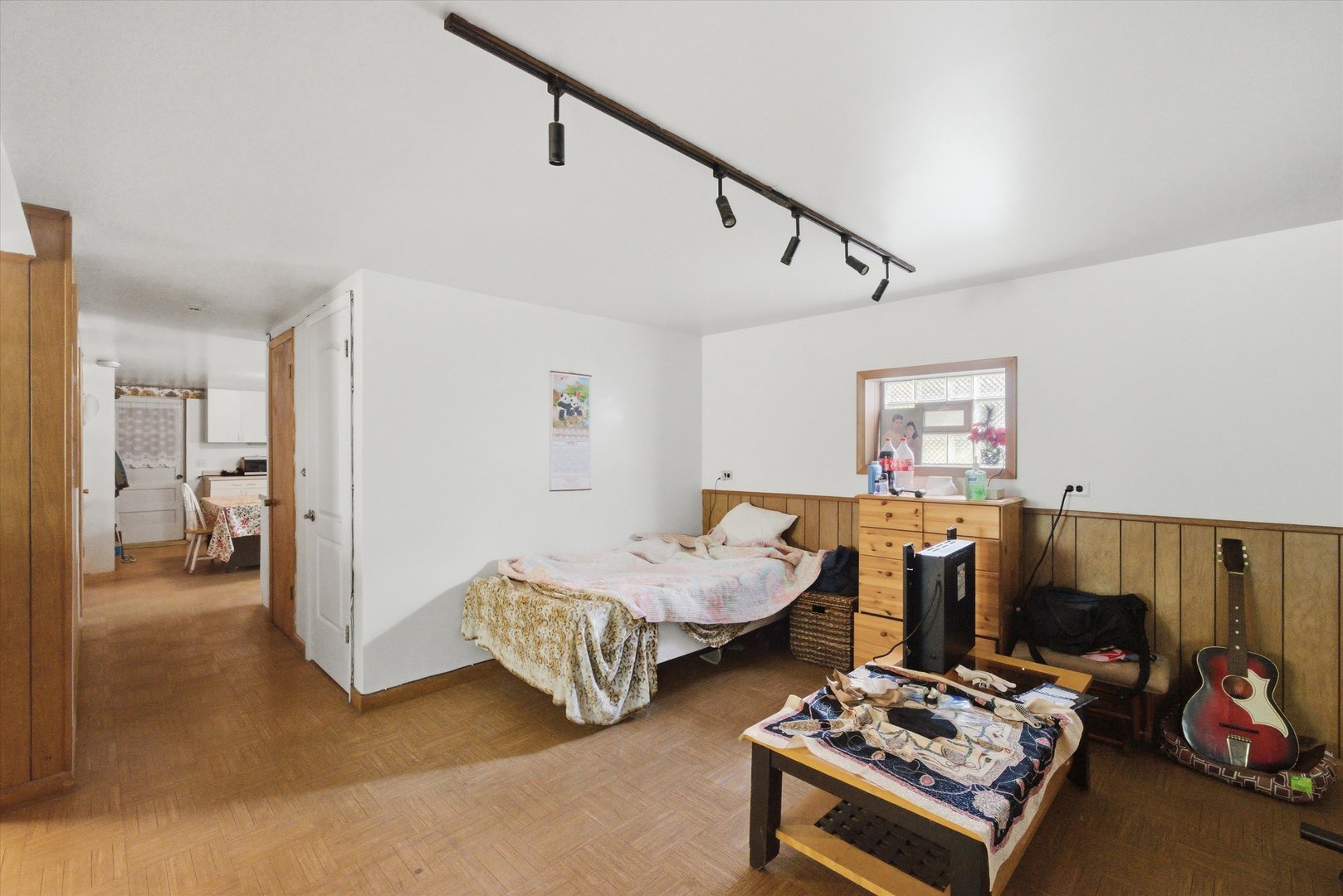 6122 W Leland Avenue, Chicago, IL 60630