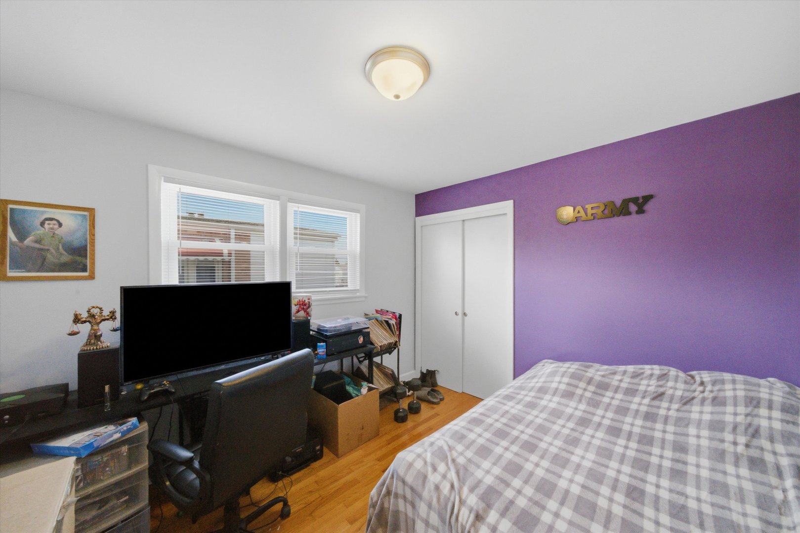 6122 W Leland Avenue, Chicago, IL 60630