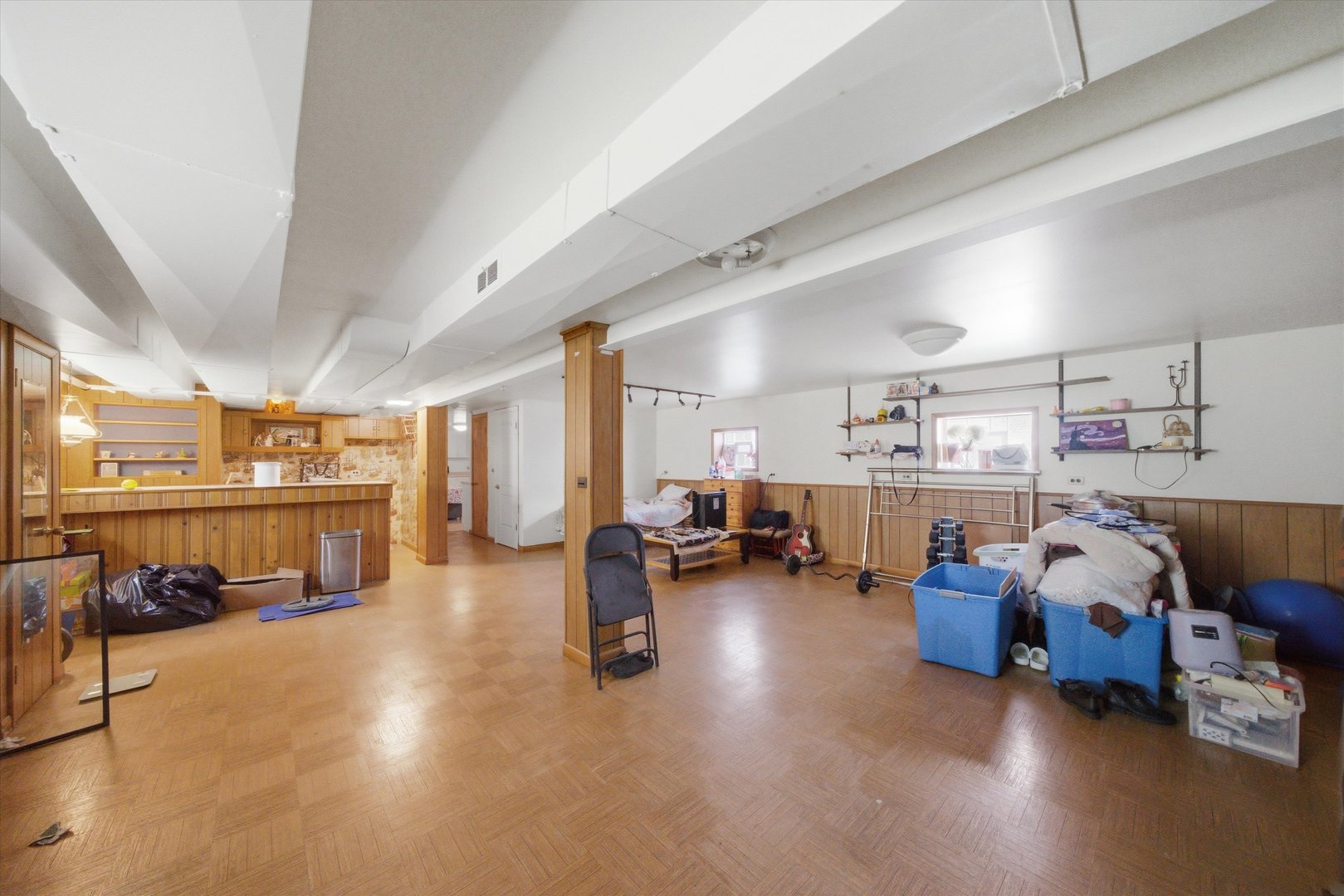 6122 W Leland Avenue, Chicago, IL 60630