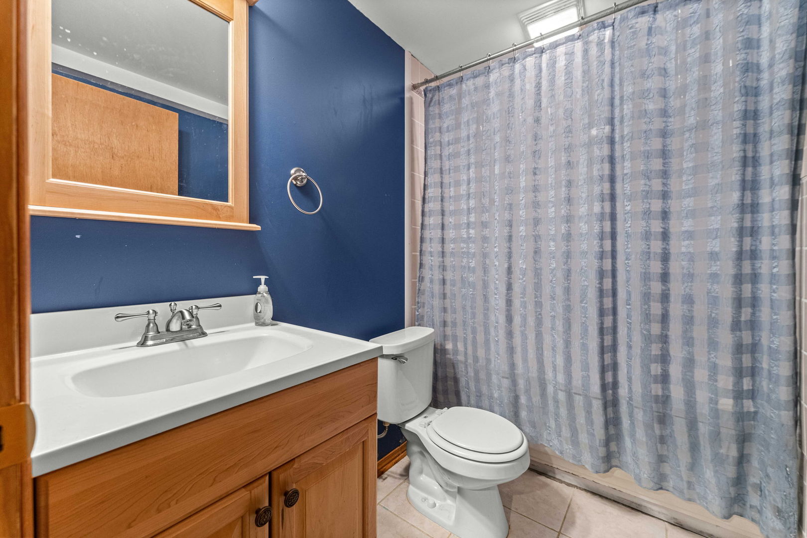 1820 W Oakleaf Drive, McHenry, IL 60051