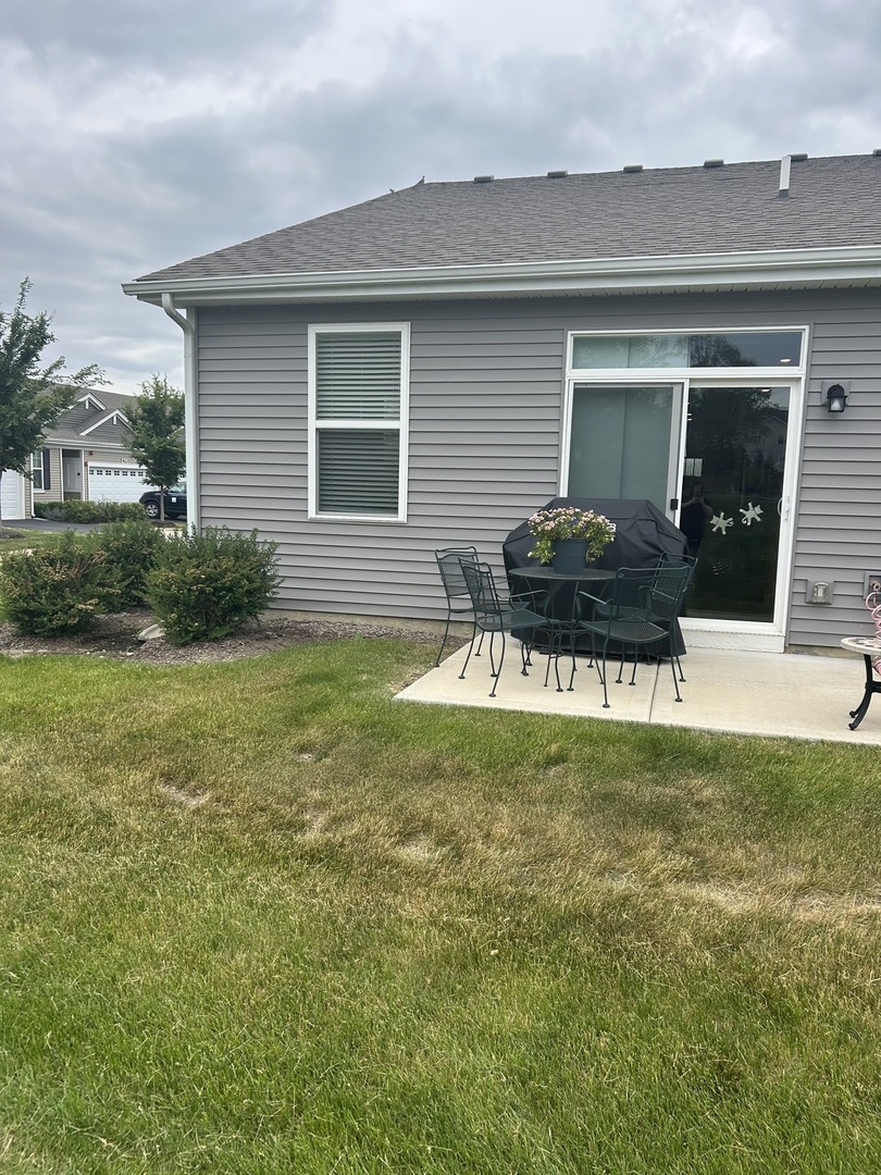 916 Darwin Street, North Aurora, IL 60542
