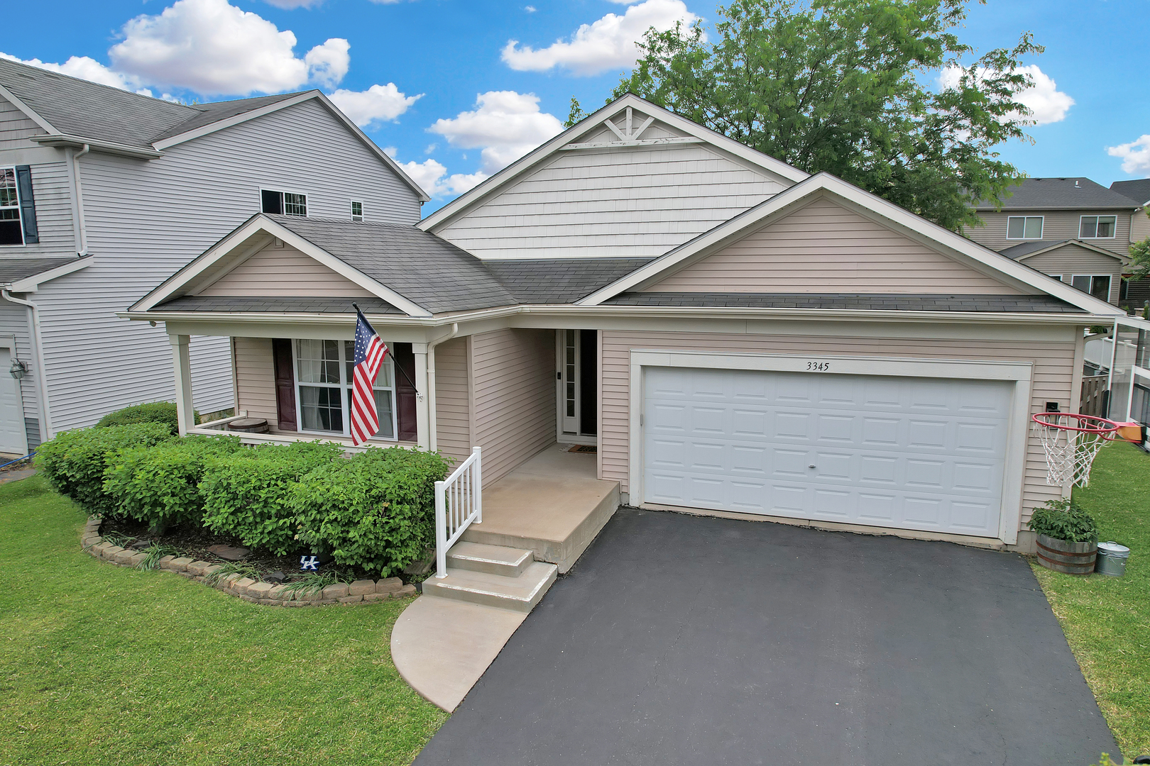 3345 Silver City Court, Montgomery, IL 60538