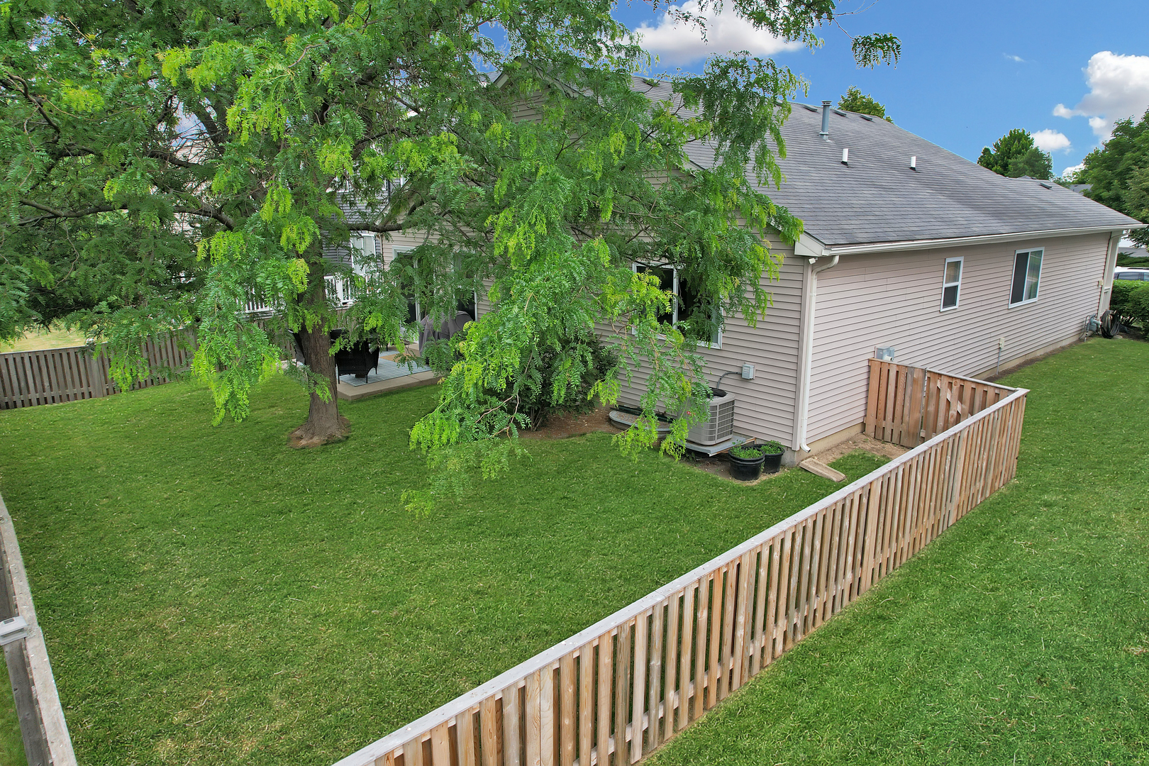 3345 Silver City Court, Montgomery, IL 60538