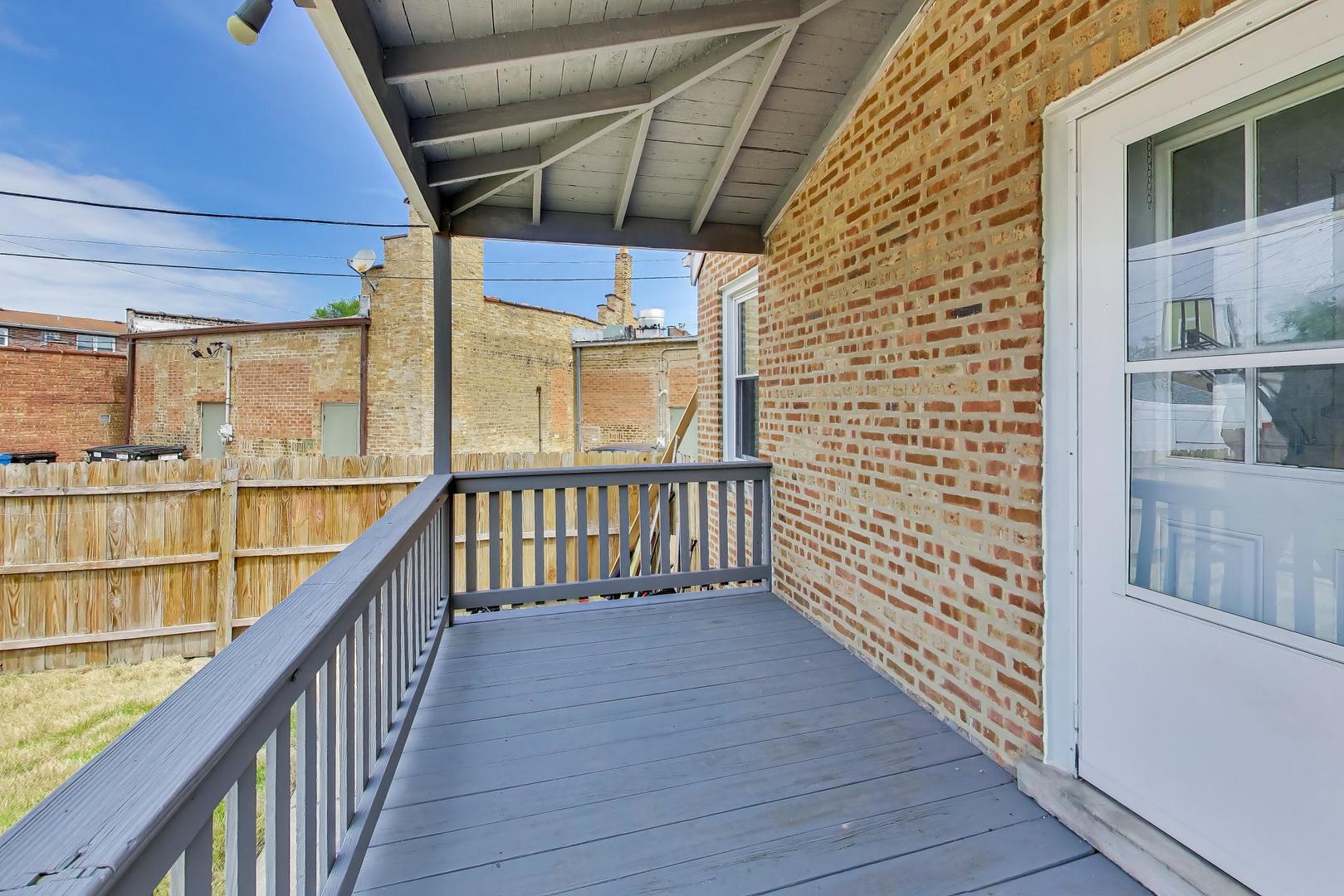 5718 N Parkside Avenue, Chicago, IL 60646
