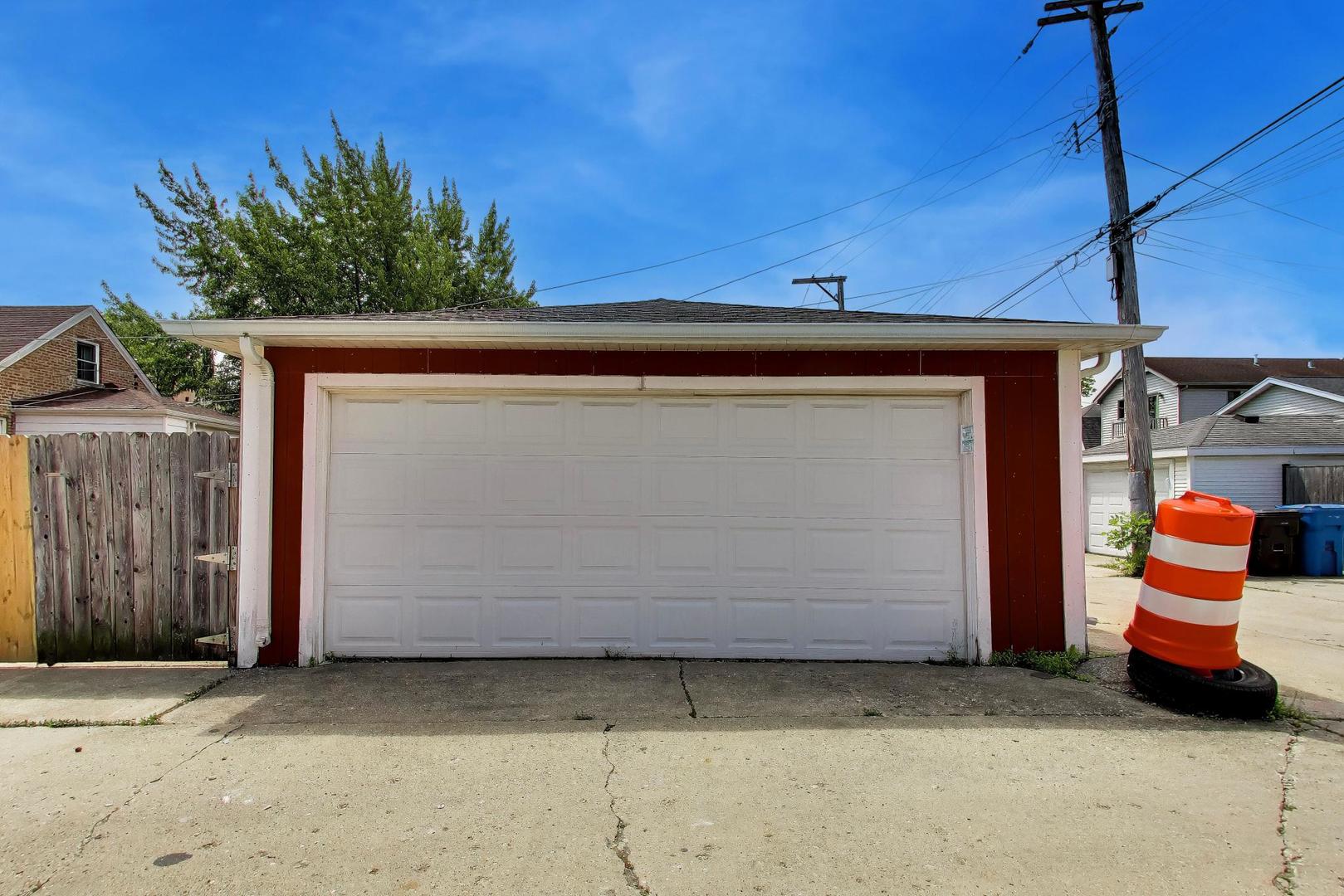 5718 N Parkside Avenue, Chicago, IL 60646