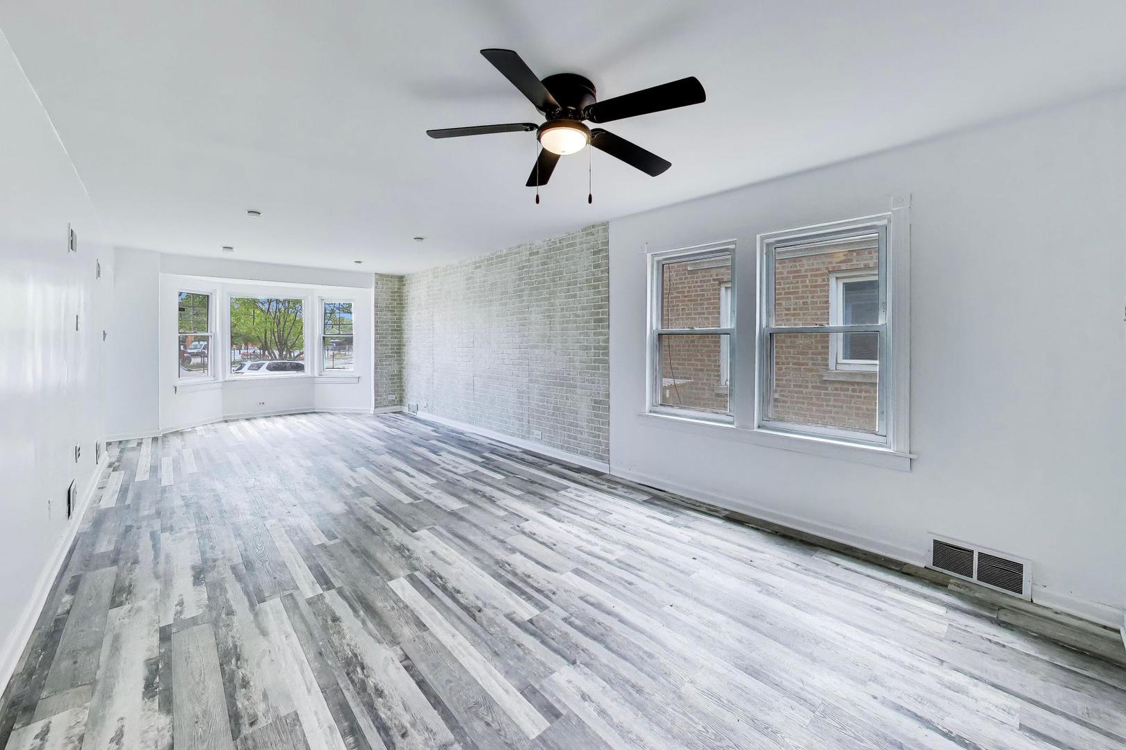 5718 N Parkside Avenue, Chicago, IL 60646