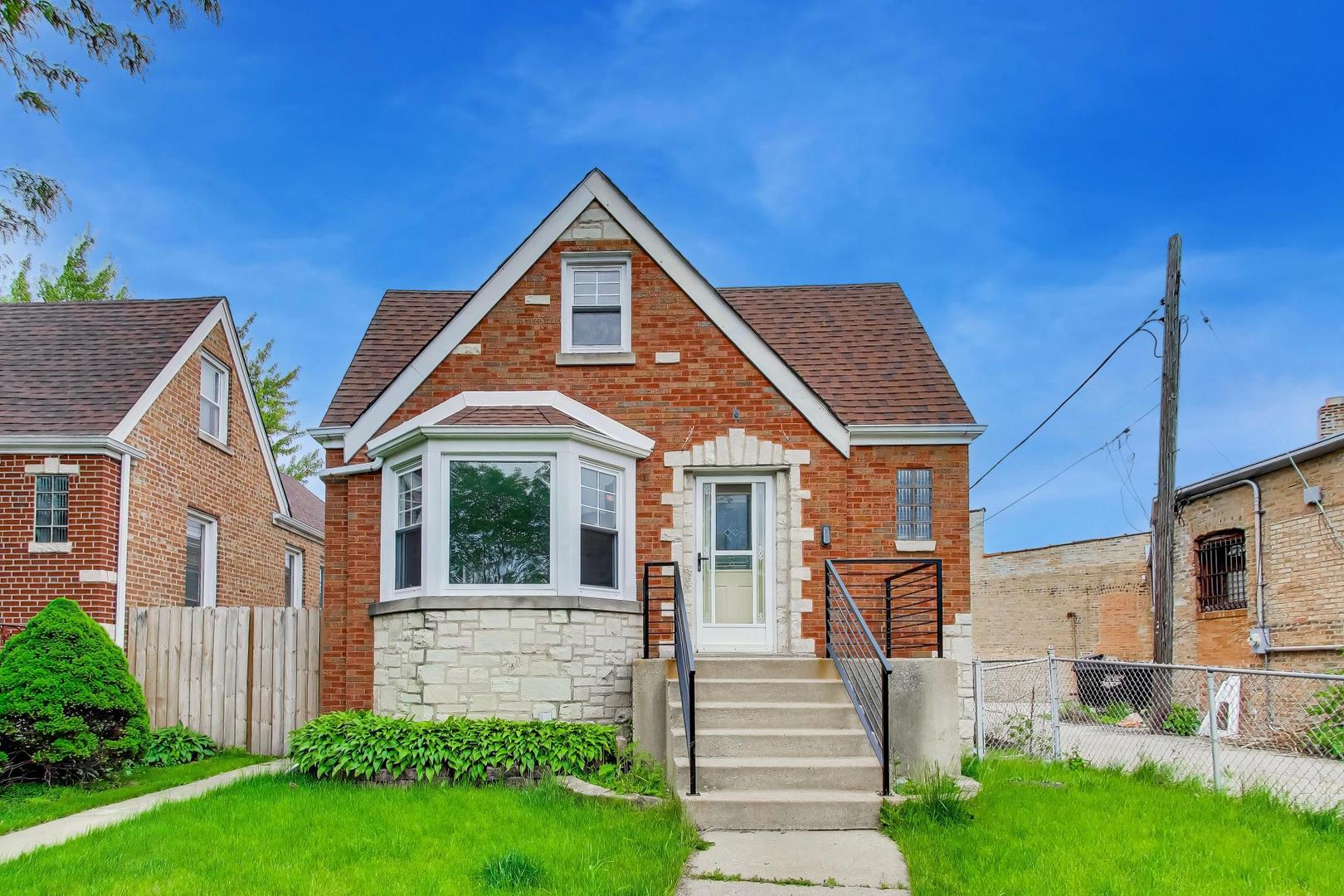 5718 N Parkside Avenue, Chicago, IL 60646