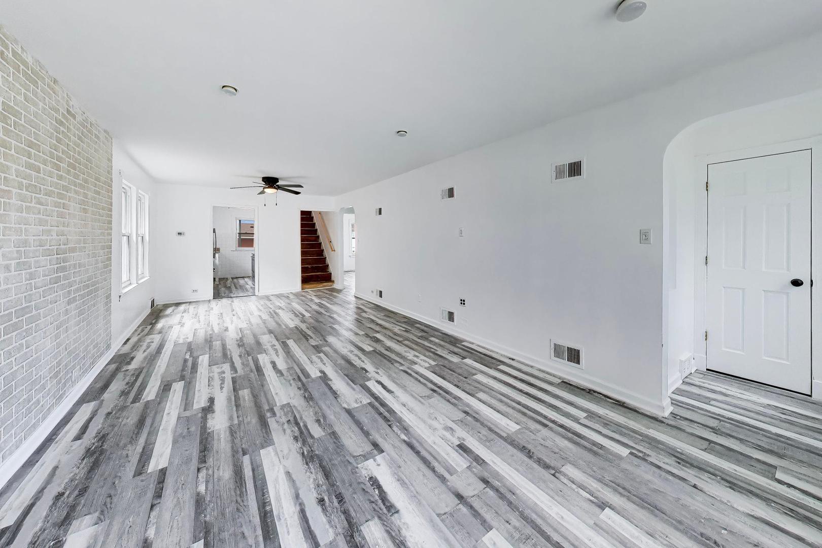 5718 N Parkside Avenue, Chicago, IL 60646