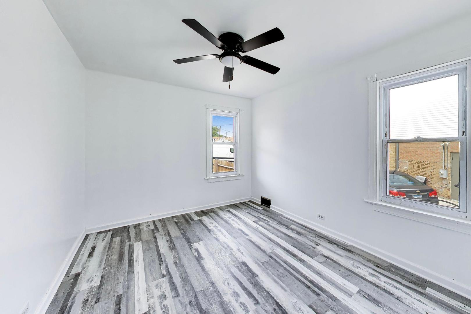 5718 N Parkside Avenue, Chicago, IL 60646