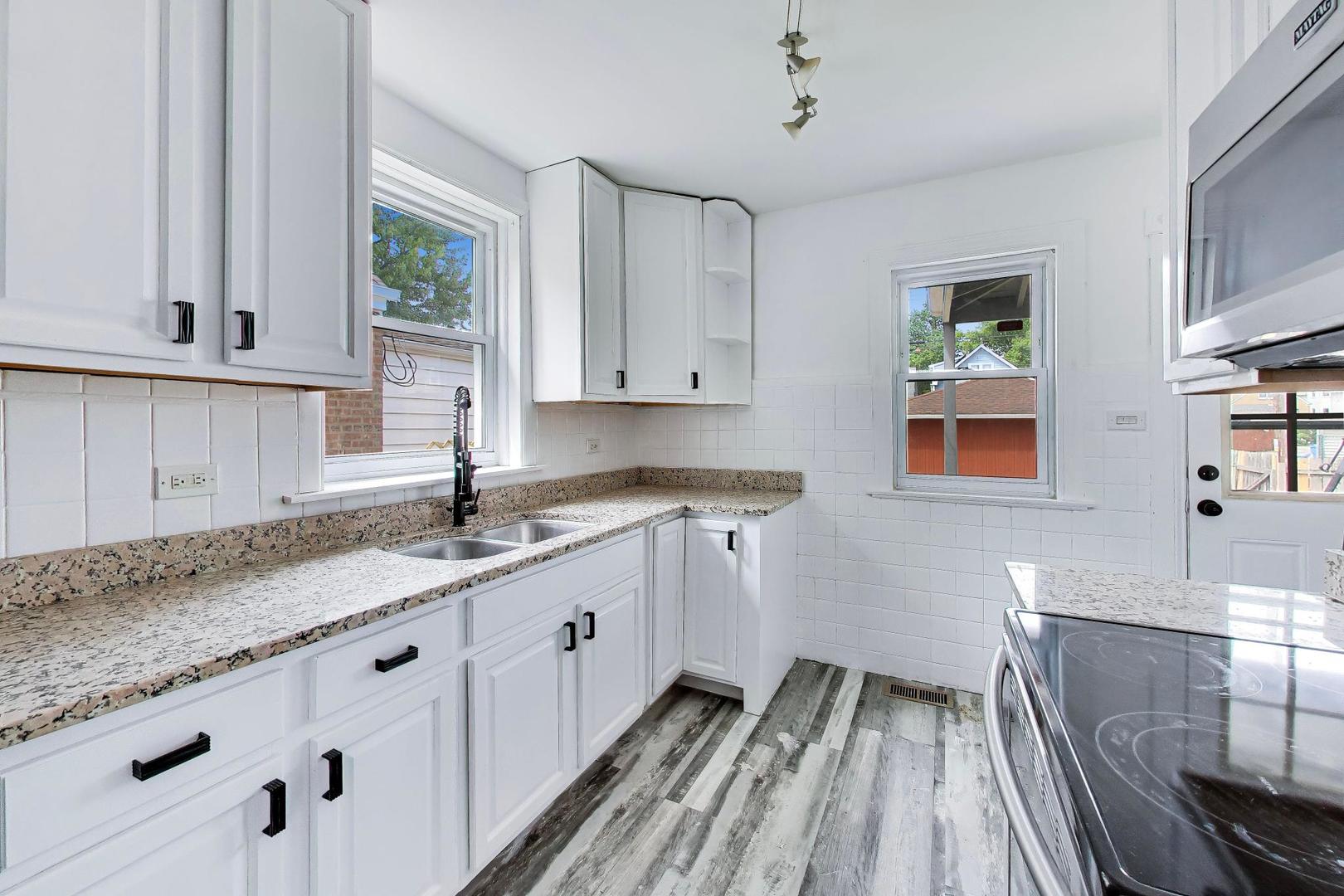 5718 N Parkside Avenue, Chicago, IL 60646