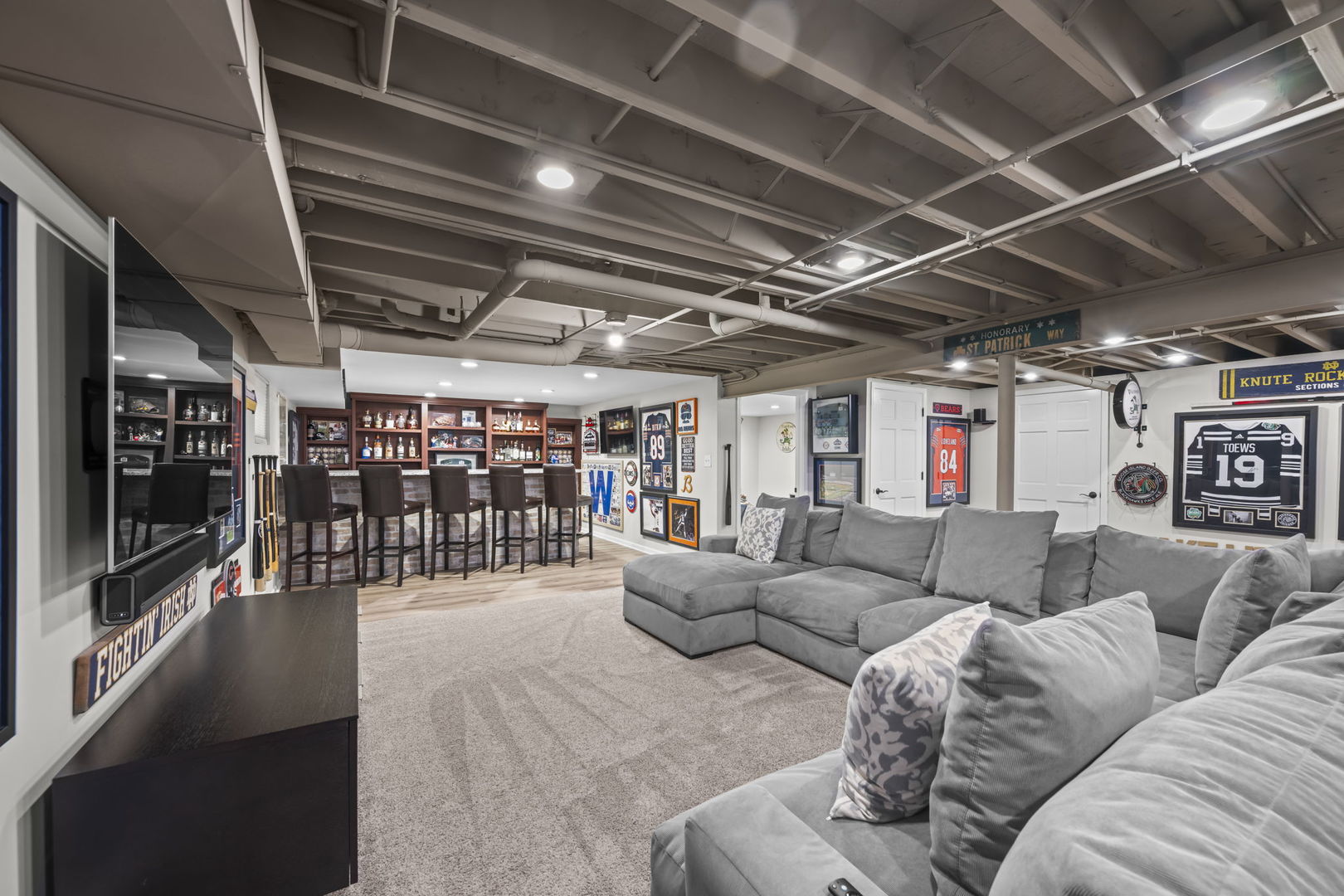 1005 W Firestone Drive, Hoffman Estates, IL 60192