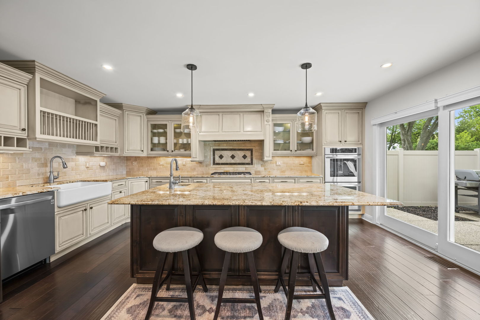 1005 W Firestone Drive, Hoffman Estates, IL 60192