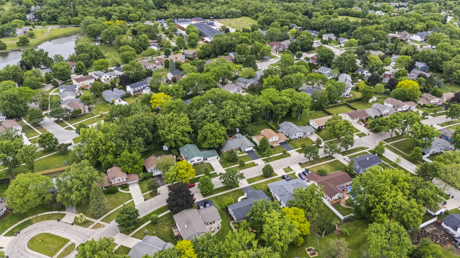 1005 W Firestone Drive, Hoffman Estates, IL 60192