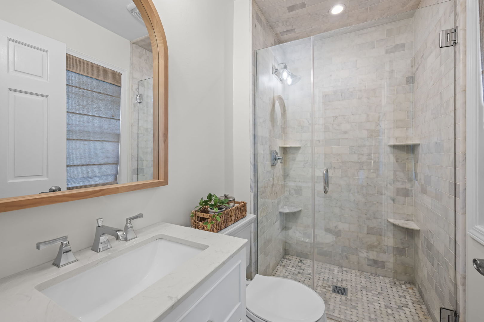 1005 W Firestone Drive, Hoffman Estates, IL 60192
