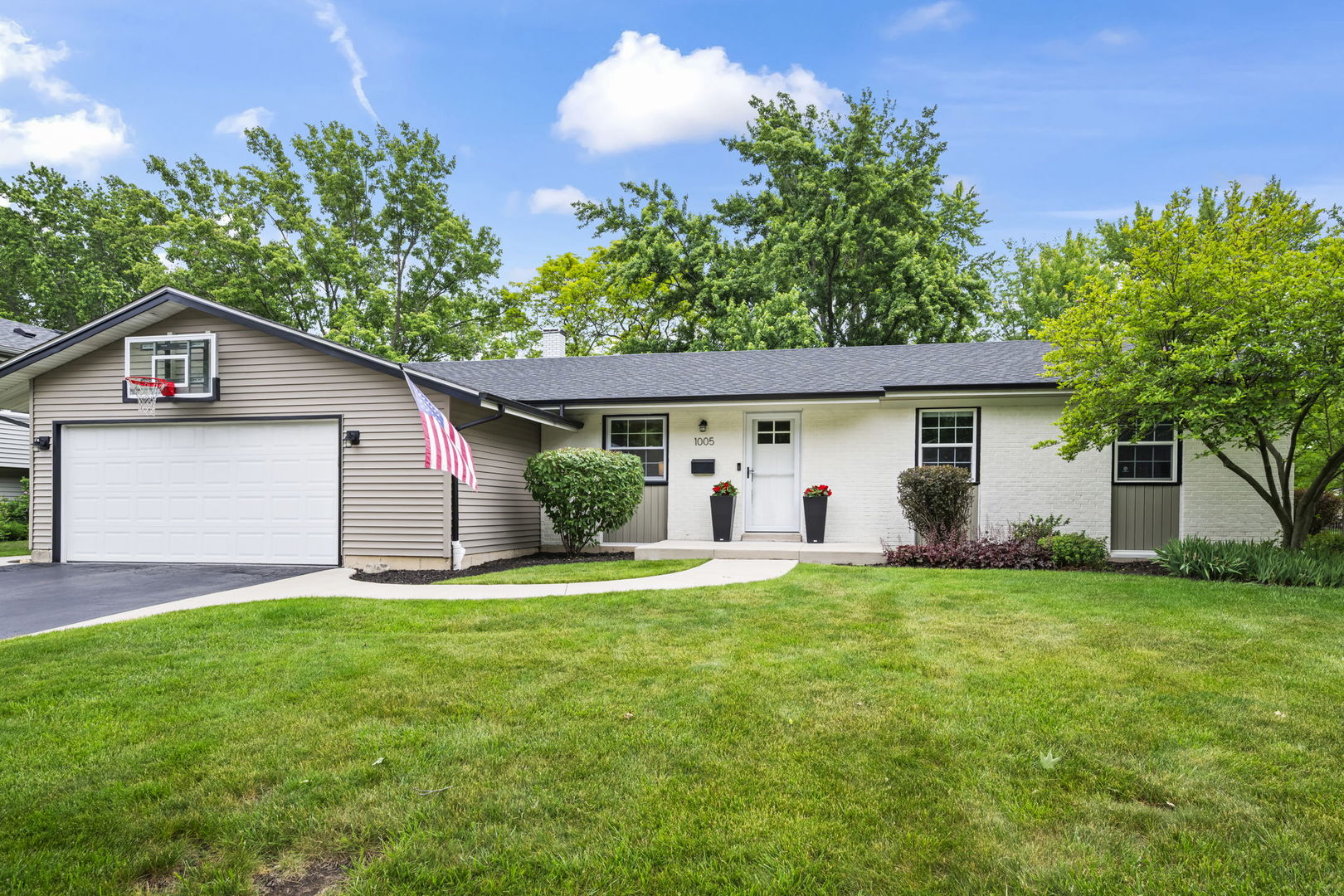 1005 W Firestone Drive, Hoffman Estates, IL 60192